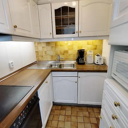 E11-007 Апартаменты *